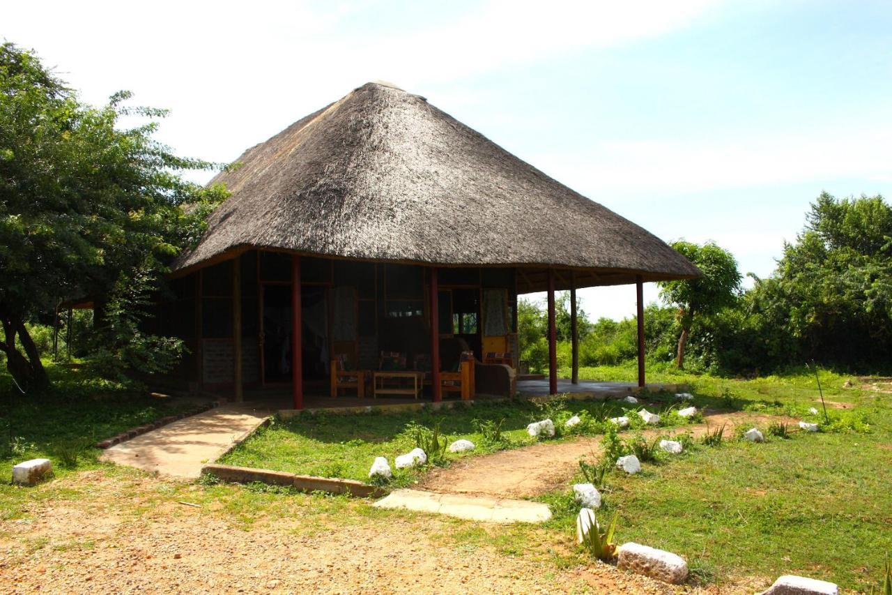 Red Chilli Rest Camp Hotel Paraa Exterior photo